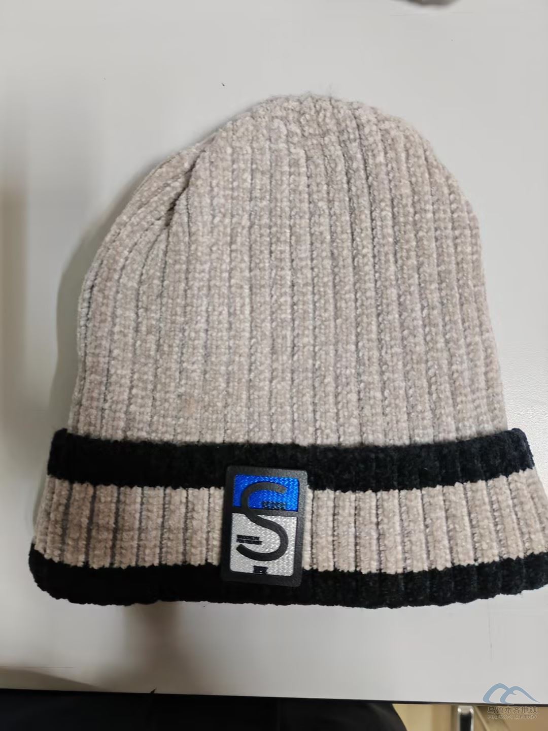 灰色帽子.jpg